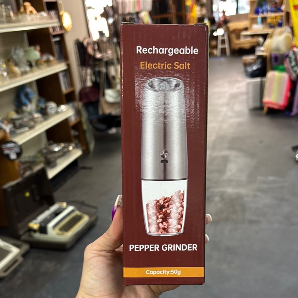 Rechargeable Electric Salt and Pepper Grinder